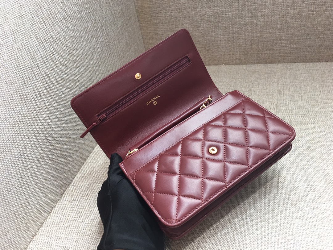 Lambskin Wallet On Chain Shoulder Bag A33814 Burgundy/Gold